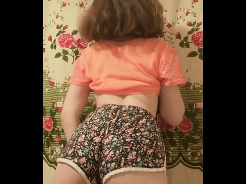 ❤️ Keçika ciwan a seksî li ber kamerayê kurtanên xwe ji xwe dike ❤❌ Porno li ku.pornolemon.ru ️❤